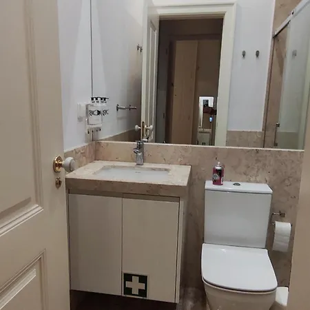 Vendégház Quarto Grande Com Varanda, Wc Partilhado *